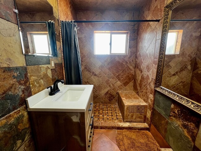 Building Photo - Charming 3-Bedroom Home for Rent in Lander...