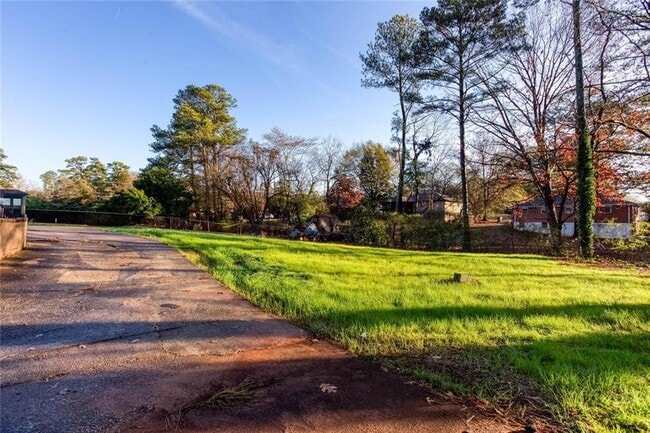 Building Photo - 2663 Hicks Rd