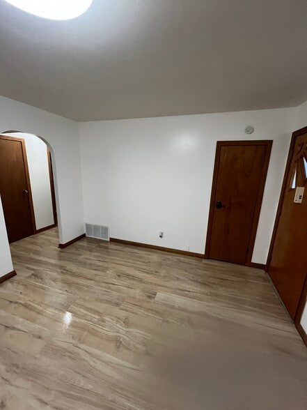 Building Photo - 2241 Fairmont Pky