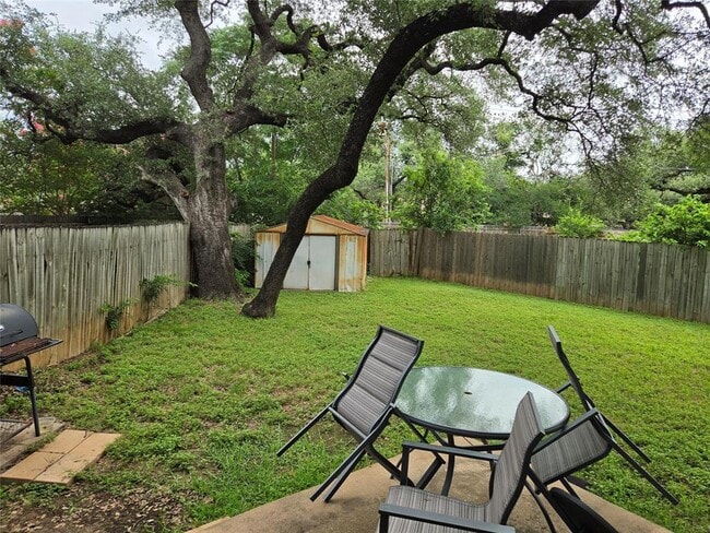 Building Photo - 8716 Clearbrook Trail