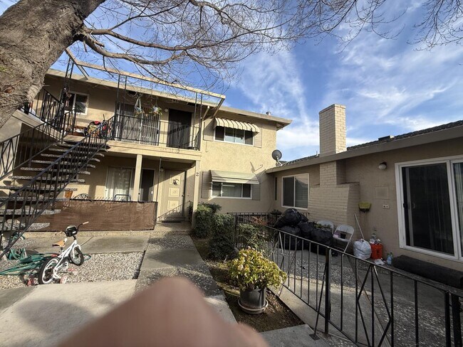 Building Photo - 3173 Neal Ave