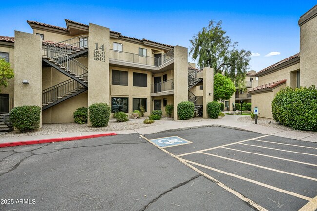 Building Photo - 4925 E Desert Cove Ave
