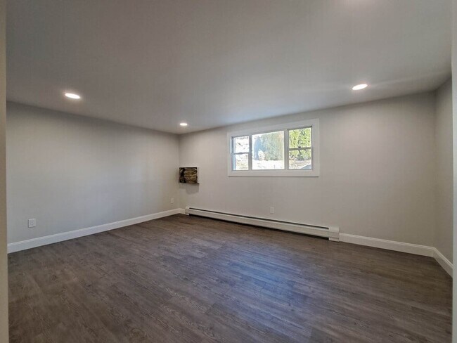 Building Photo - 6304 Liebig Ave