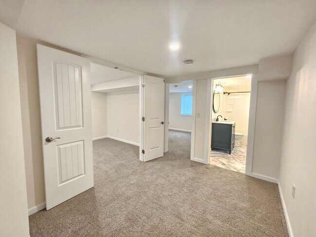 Building Photo - $2,300 - 4 Bed / 2 Bath Charming Home In P...