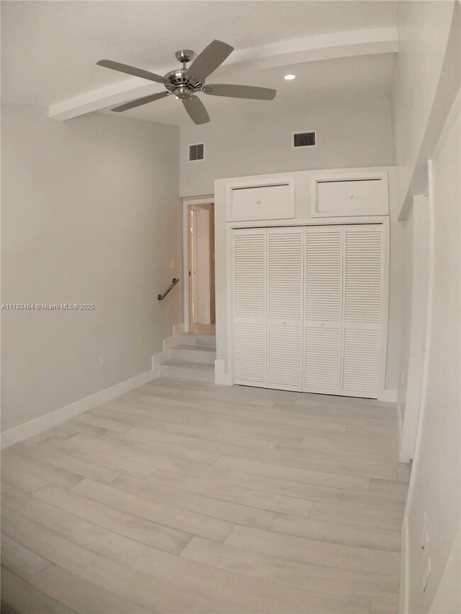 Building Photo - 6320 SW 24th St