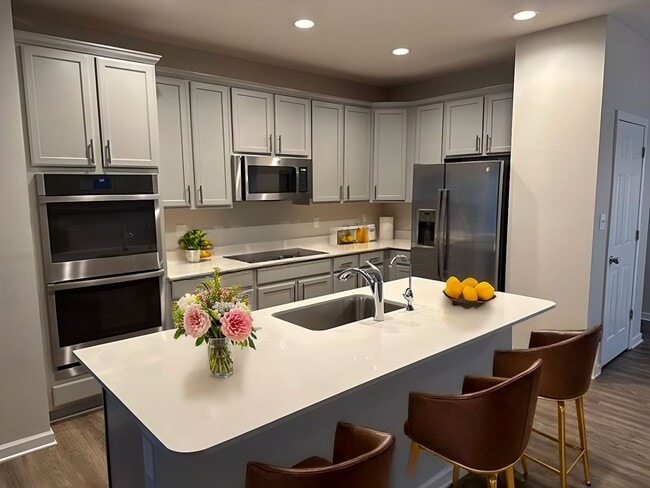 Building Photo - 2942 W New York St