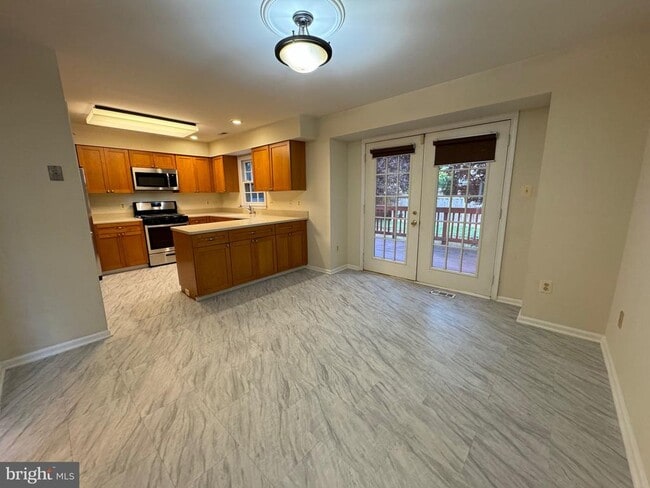 Building Photo - 11035 Cedarwood Dr