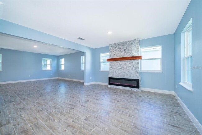 Building Photo - 626 Taft Dr