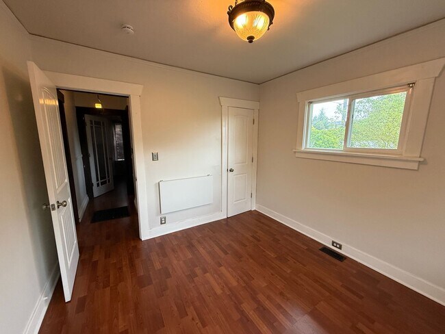 Building Photo - Charming 2 bed 1 bath in North Everett