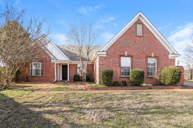 Primary Photo - 6688 Ross Manor Dr