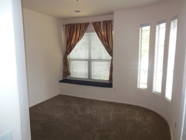 Building Photo - 1640 Arbolera Loop