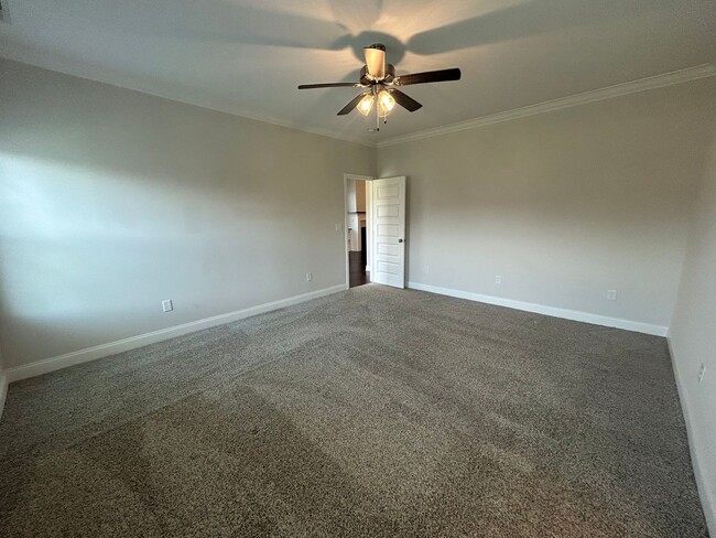 Building Photo - Beautiful 4BR Home in Athens with Bonus Room & Fenced Yard
