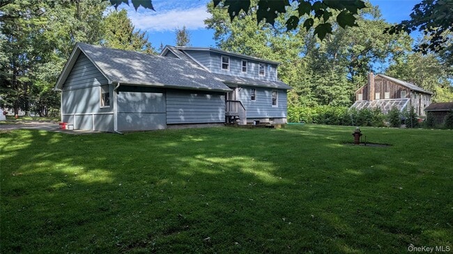 Building Photo - 362 Strawtown Rd
