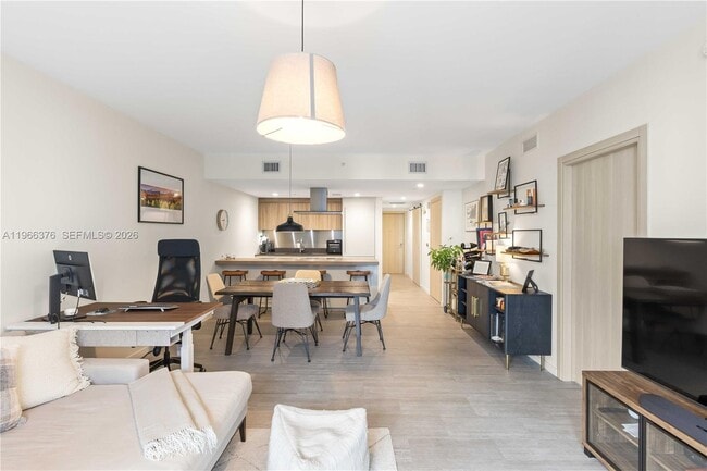 Building Photo - 1000 Brickell Plaza