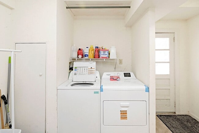 Building Photo - Spacious Fry’s Spring Home – Great Layout for Roommates