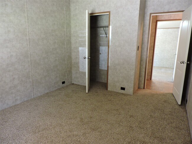 Building Photo - 4110 Jeanette Ln