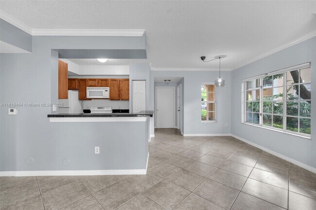 Building Photo - 2474 Centergate Dr
