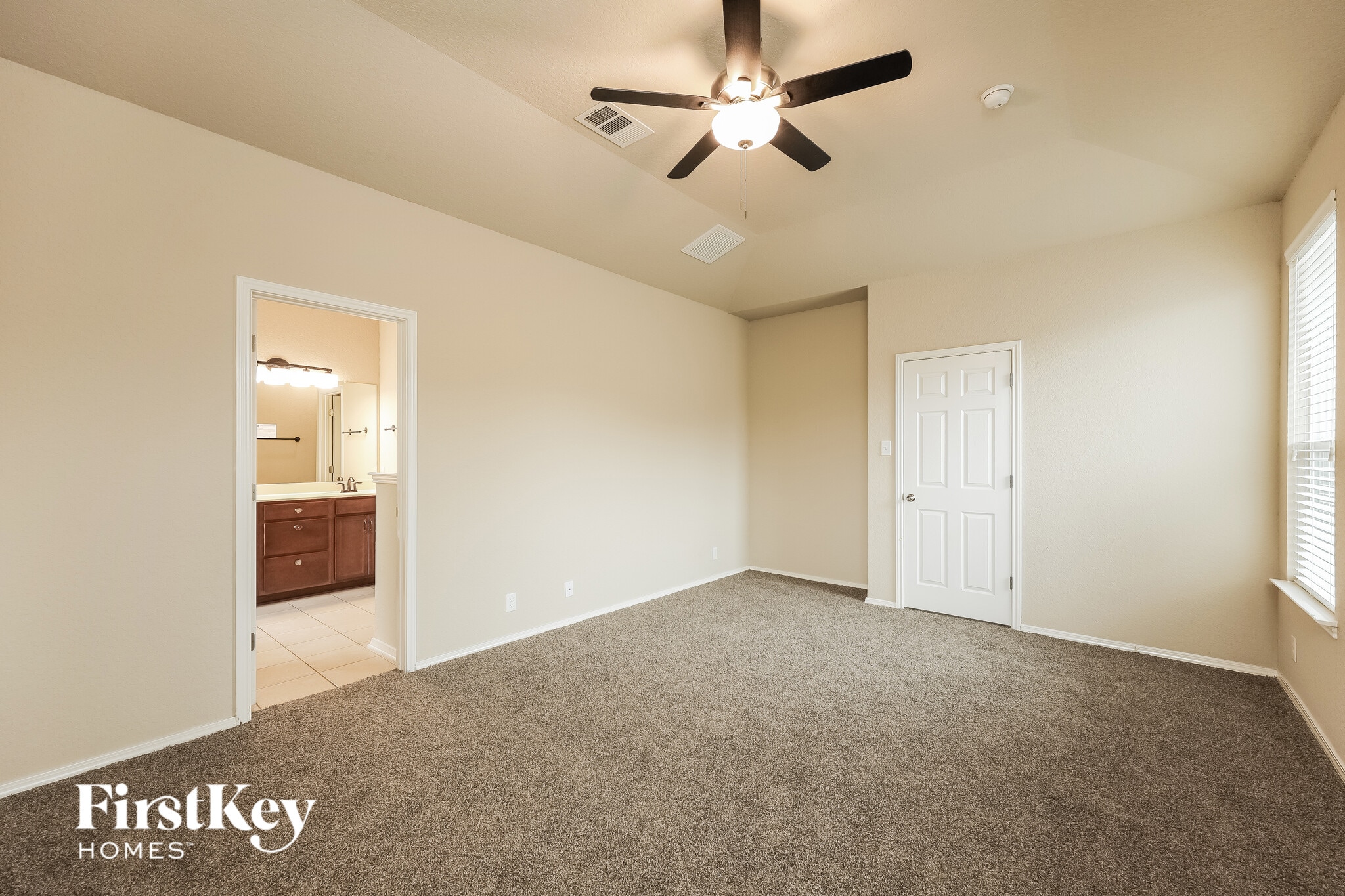 Building Photo - 10834 Mustang Oak Dr