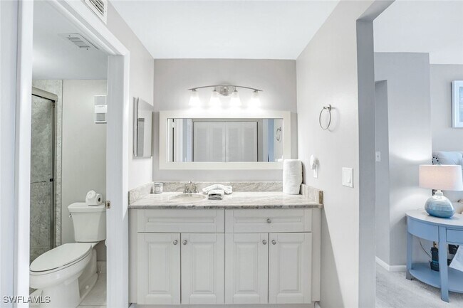 Building Photo - 260 Seaview Ct