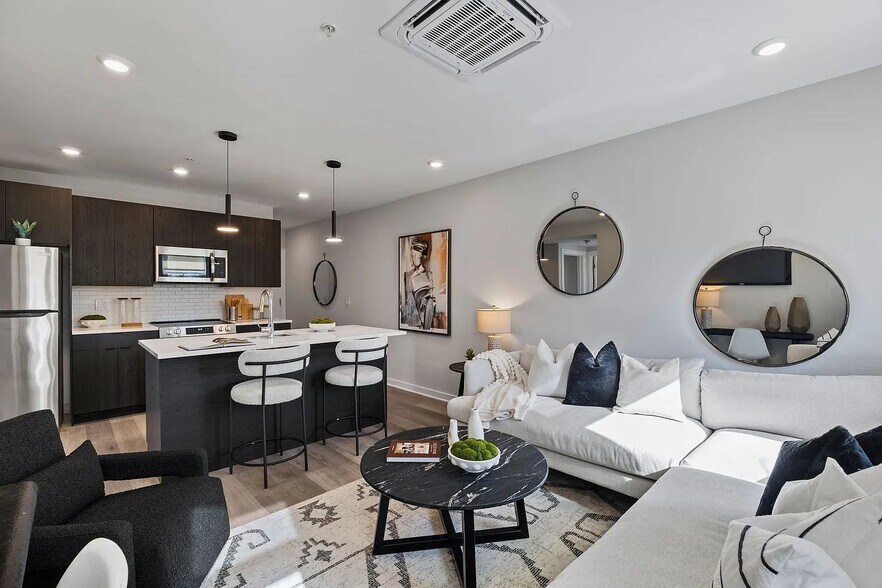 Building Photo - 3449 Scotts Ln