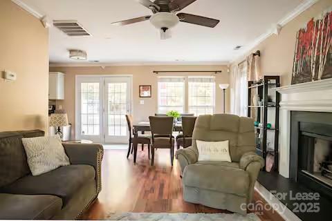 Building Photo - 2017 Coatsdale Ln