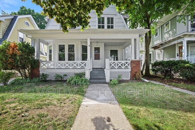 Building Photo - 1818 College Ave