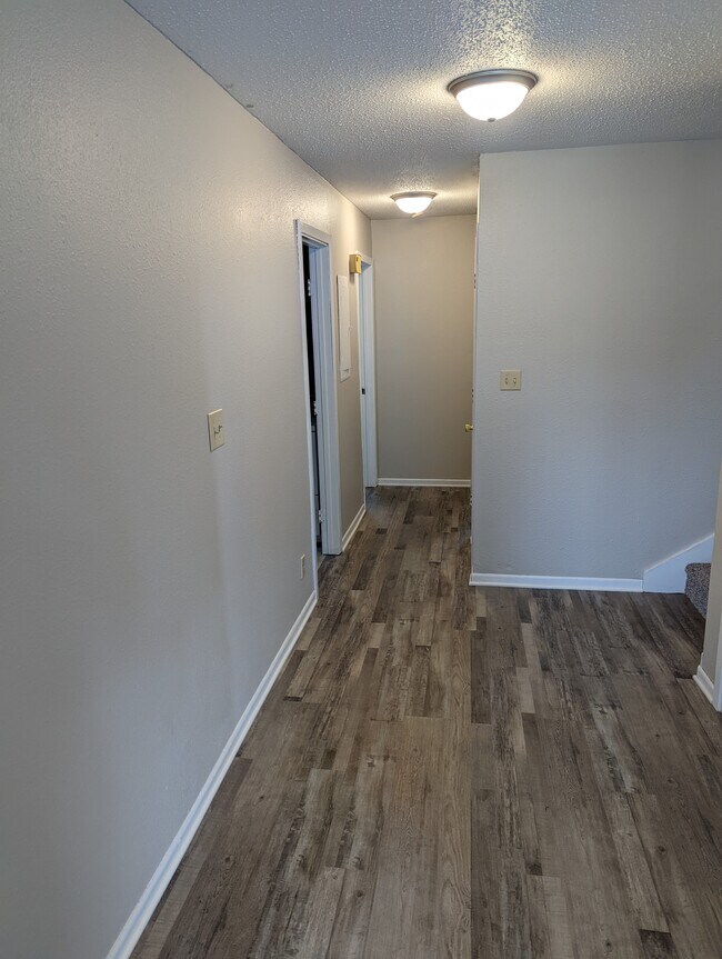 Building Photo - 708 Great Plains Ct