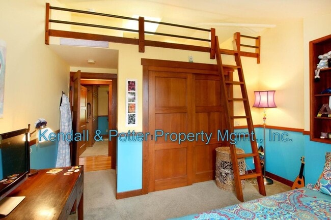 Building Photo - 508 Escalona Dr