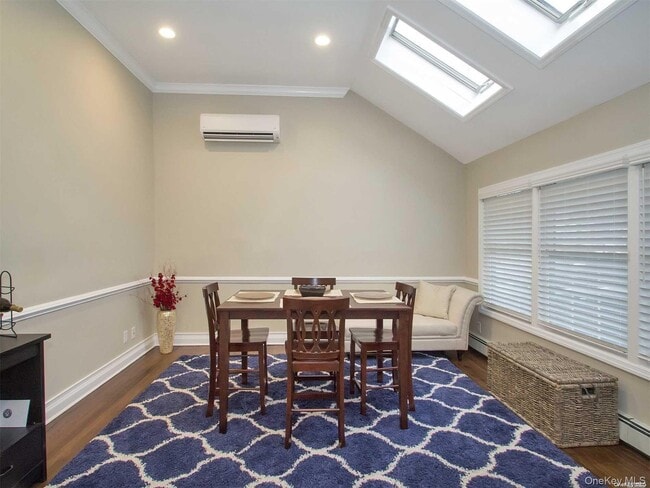 Building Photo - 11 Pratt St