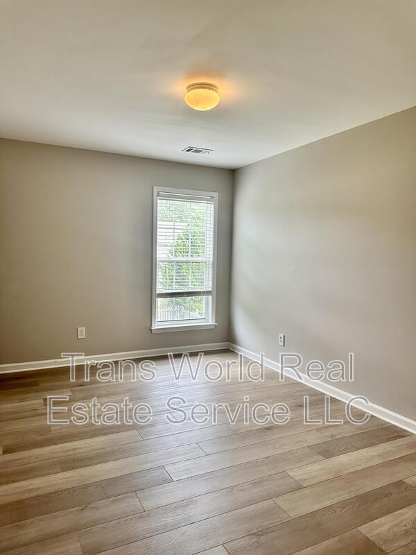 Building Photo - 2282 Young America Dr NE