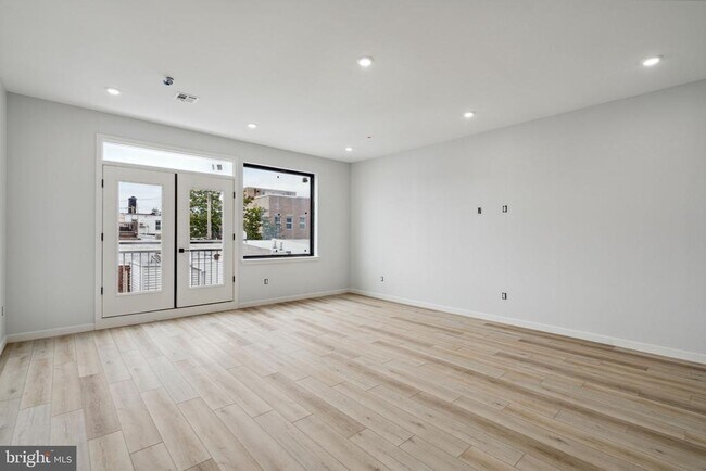 Building Photo - 1112 E Berks St