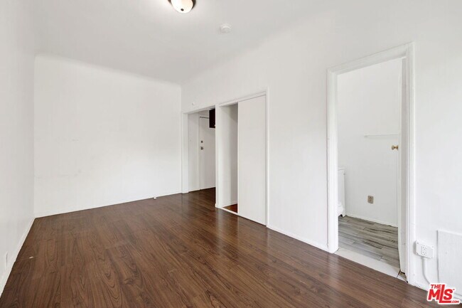 Building Photo - 225 E Garfield Ave