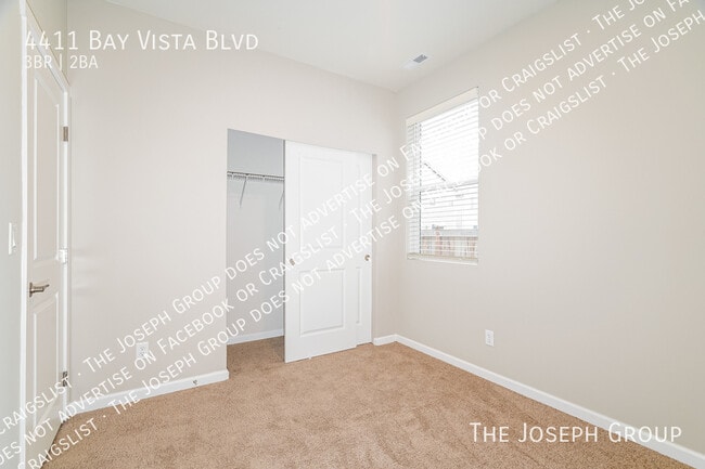 Building Photo - 4411 Bay Vista Blvd