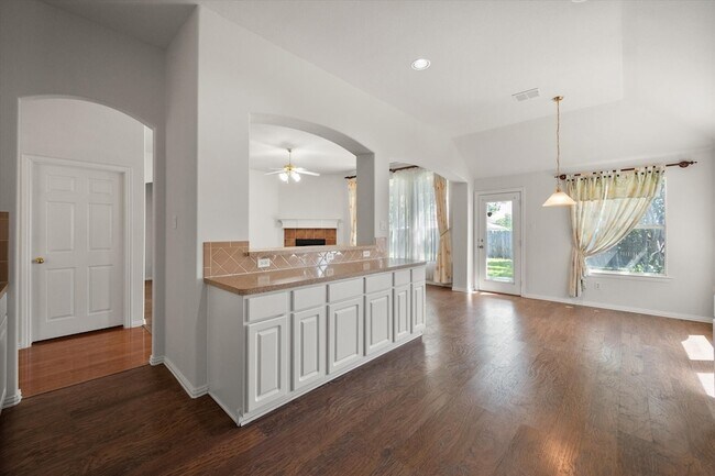 Building Photo - 6705 Terrace Glen Dr