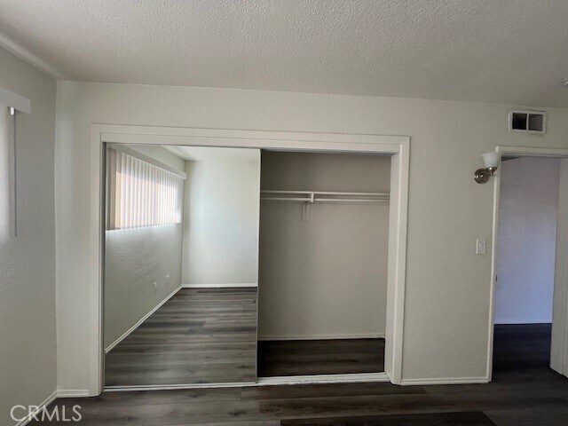Building Photo - 45421 Sunset Ln