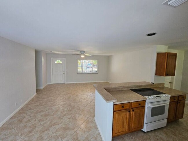 Building Photo - 355 Franklin Rd