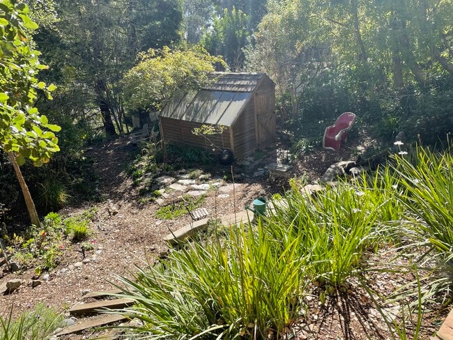 Building Photo - Stonewall Studio