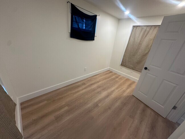 Building Photo - 102 Saco Ave