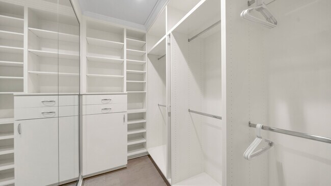 Building Photo - 1447 San Ysidro Dr