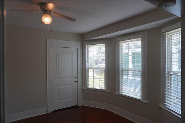 Building Photo - 4728 Avenue R 1/2