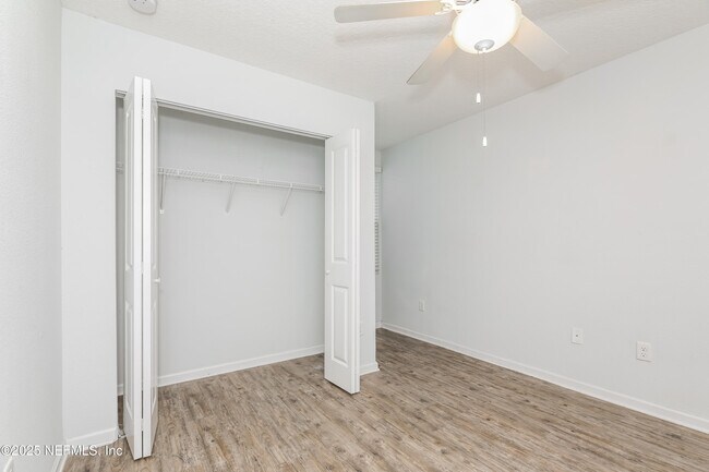 Building Photo - 530 Eiseman Wy