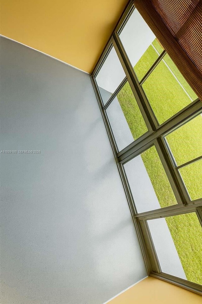 Building Photo - 1630 Embassy Dr