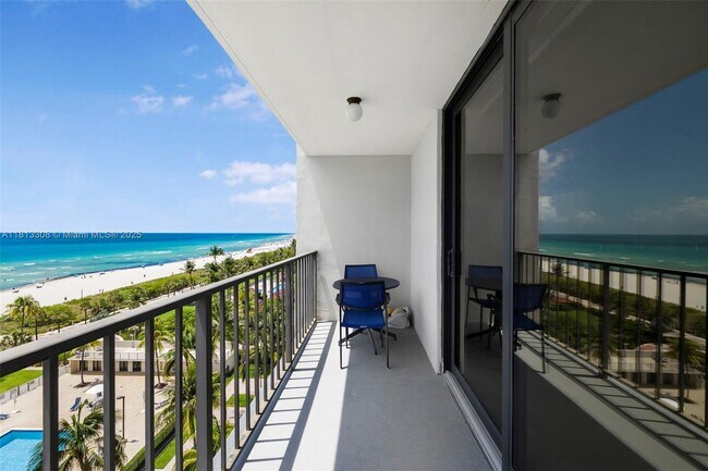 Building Photo - 2625 Collins Ave