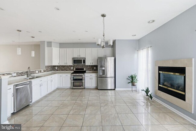 Building Photo - 554 Ellison Ct