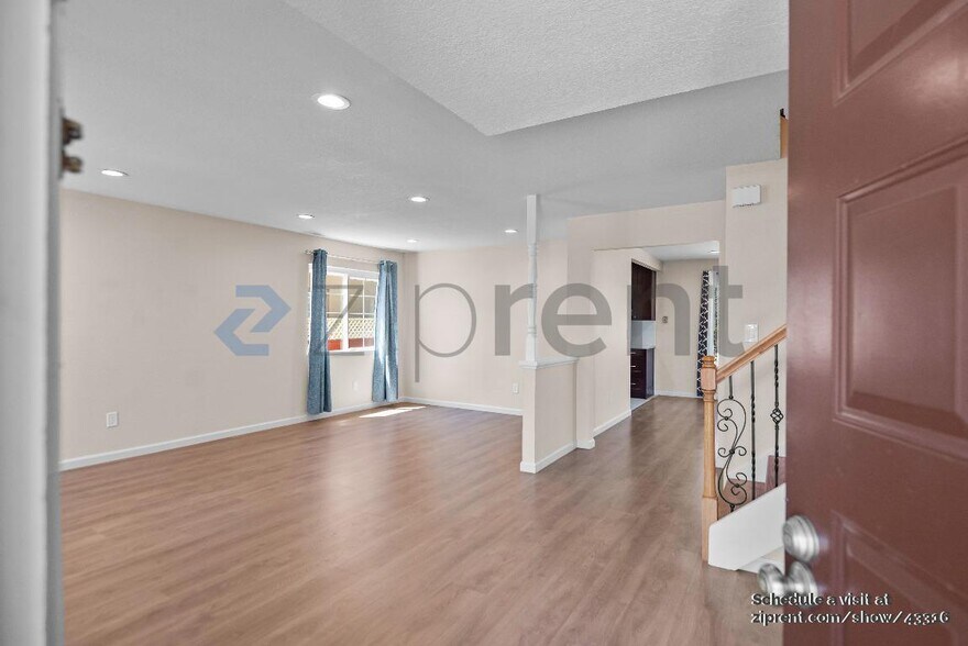 Building Photo - 33525 Bardolph Cir