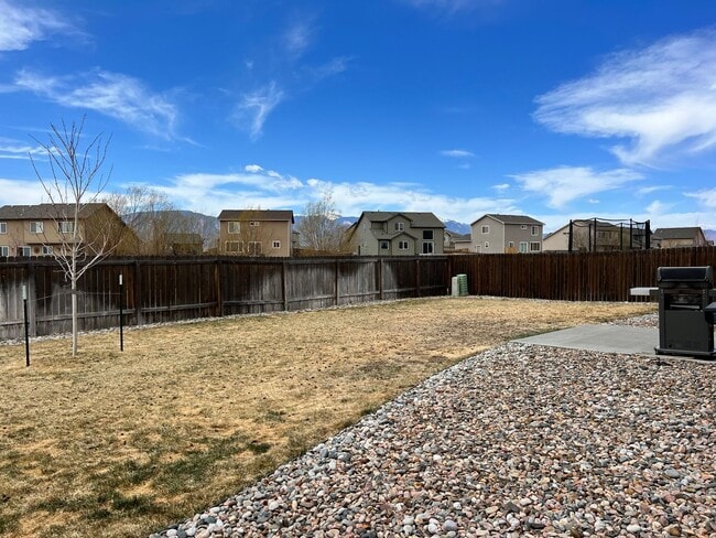 Building Photo - Gorgeous 3 bed/2.5 bath home with 3-CAR TANDEM GARAGE in Painted Sky