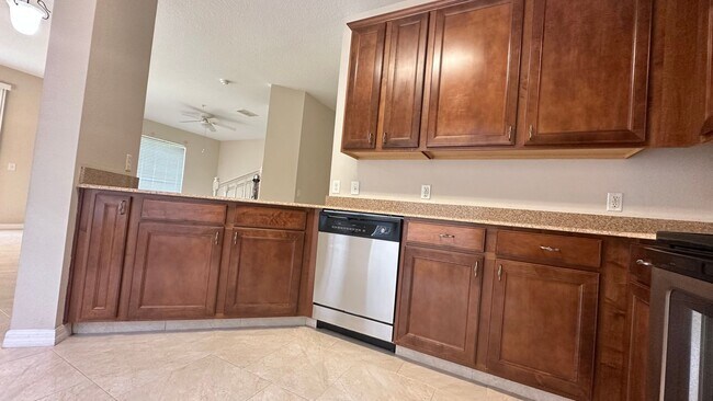 Building Photo - Spacious 3 Bed, 2.5 Bath Townhome with 2-Car Garage | Gated Tucker Oaks Community in Winter Garden