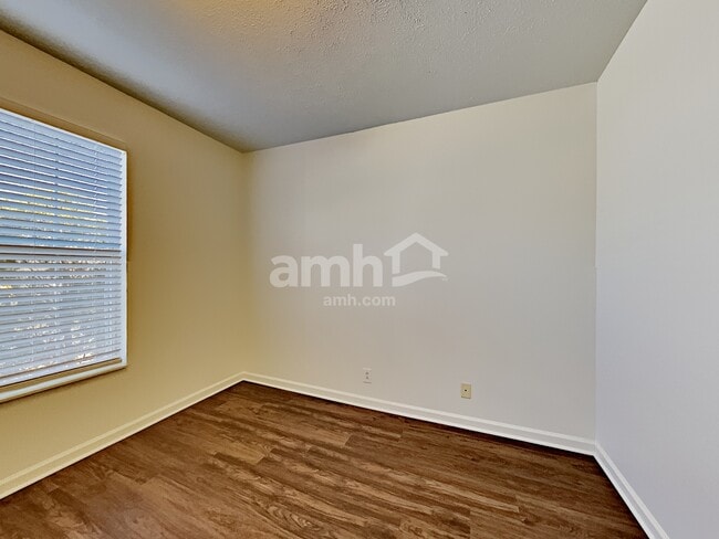 Building Photo - 2498 Port Kembla Dr