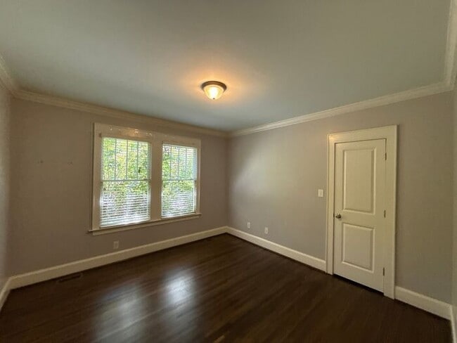 Building Photo - Wesley Heights