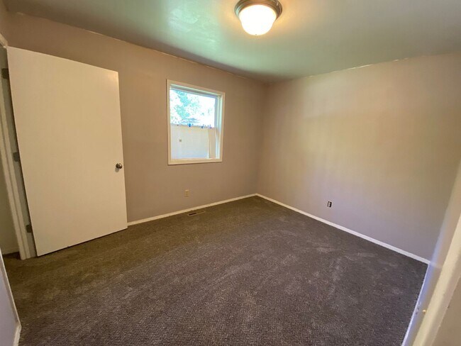 Building Photo - 109 Aspen Cir